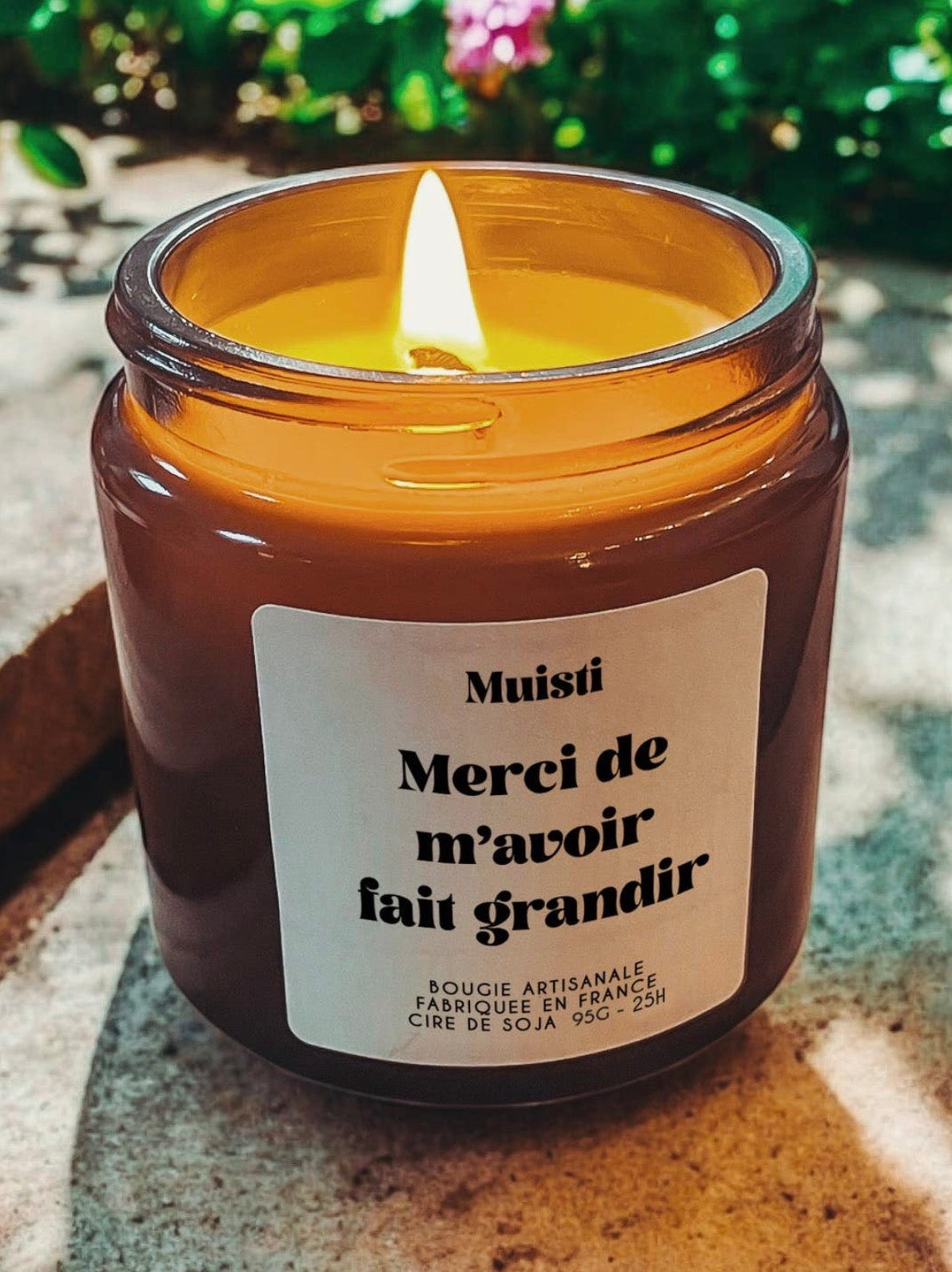 Bougie artisanale Muisti en pot apothicaire noir, cire de soja