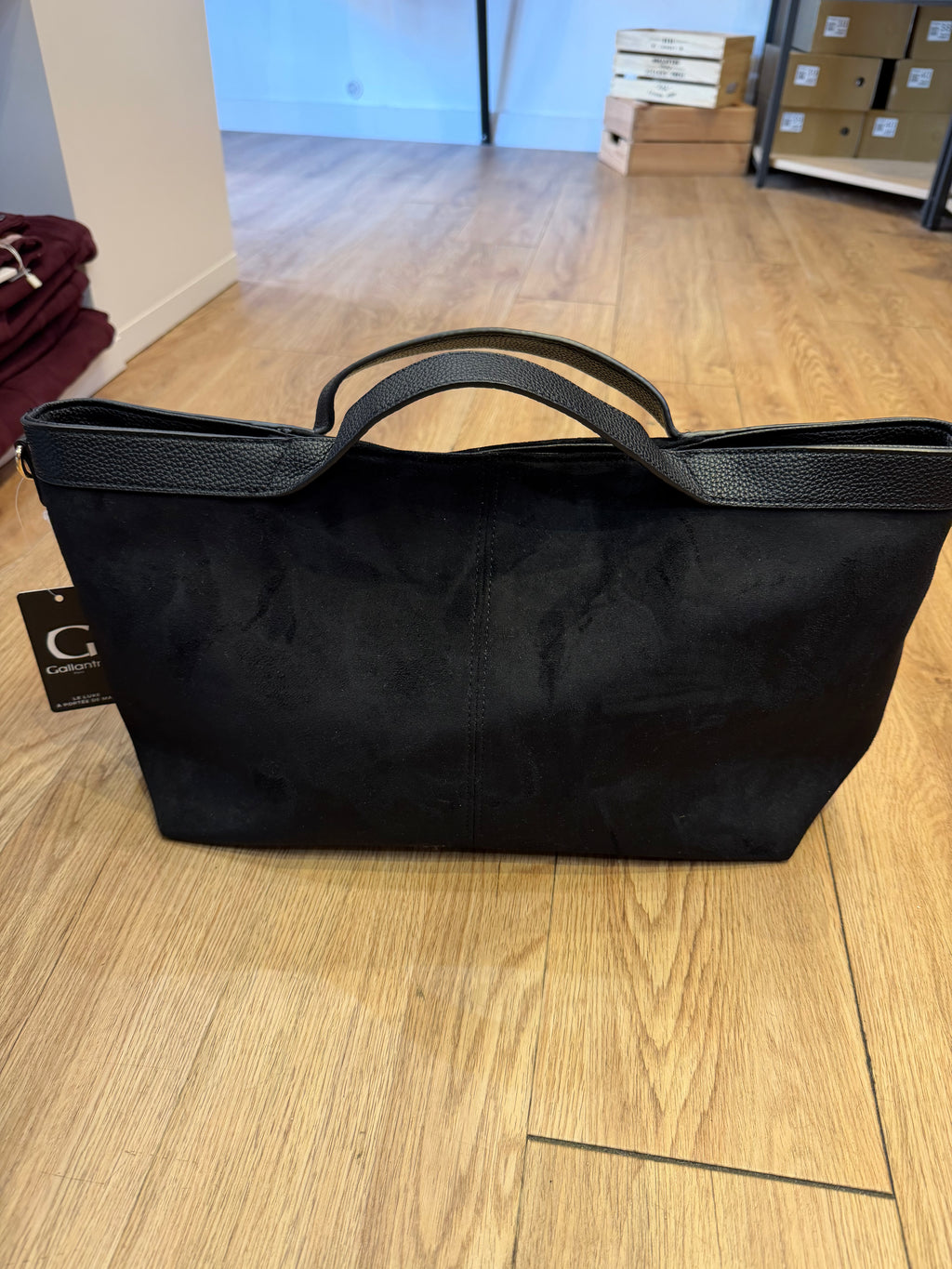 Sac Isa en suédine noir ou marron